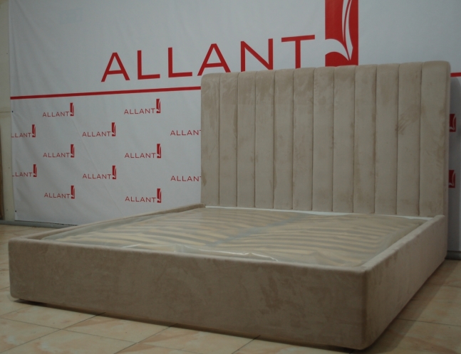 Кровать для частного интерьера