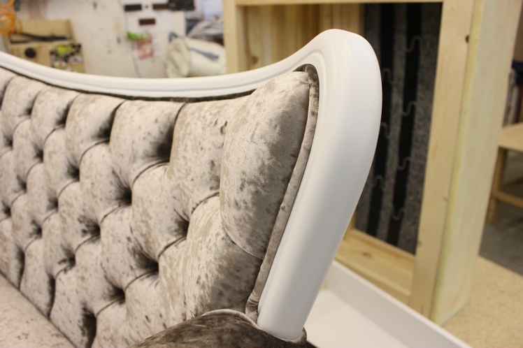 Диван для частного интерьера