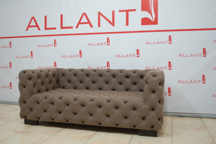 Диван с каретной стяжкой