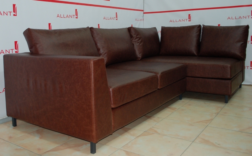 Диван в натуральной  коже 