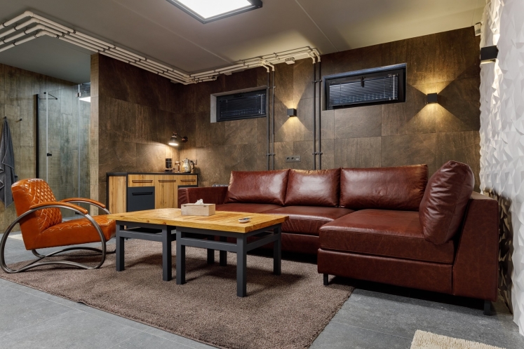 Диван в натуральной  коже 