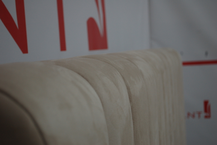 Кровать для частного интерьера