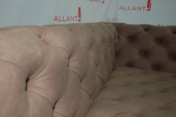 Диван с каретной стяжкой