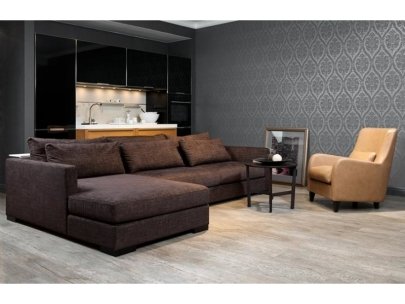 Диван для гостиной в темных тонах